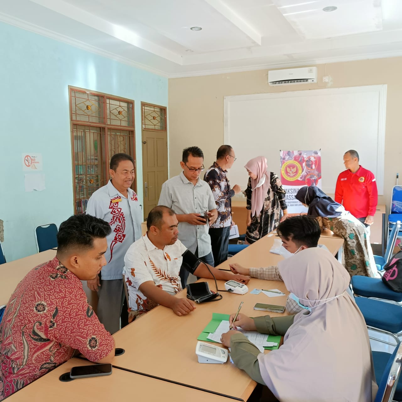 Vaksinasi ke 3 Dinas Perumahan Kawasan Permukiman Pertanahan dan Lingkungan Hidup Kabupaten Pesisir 